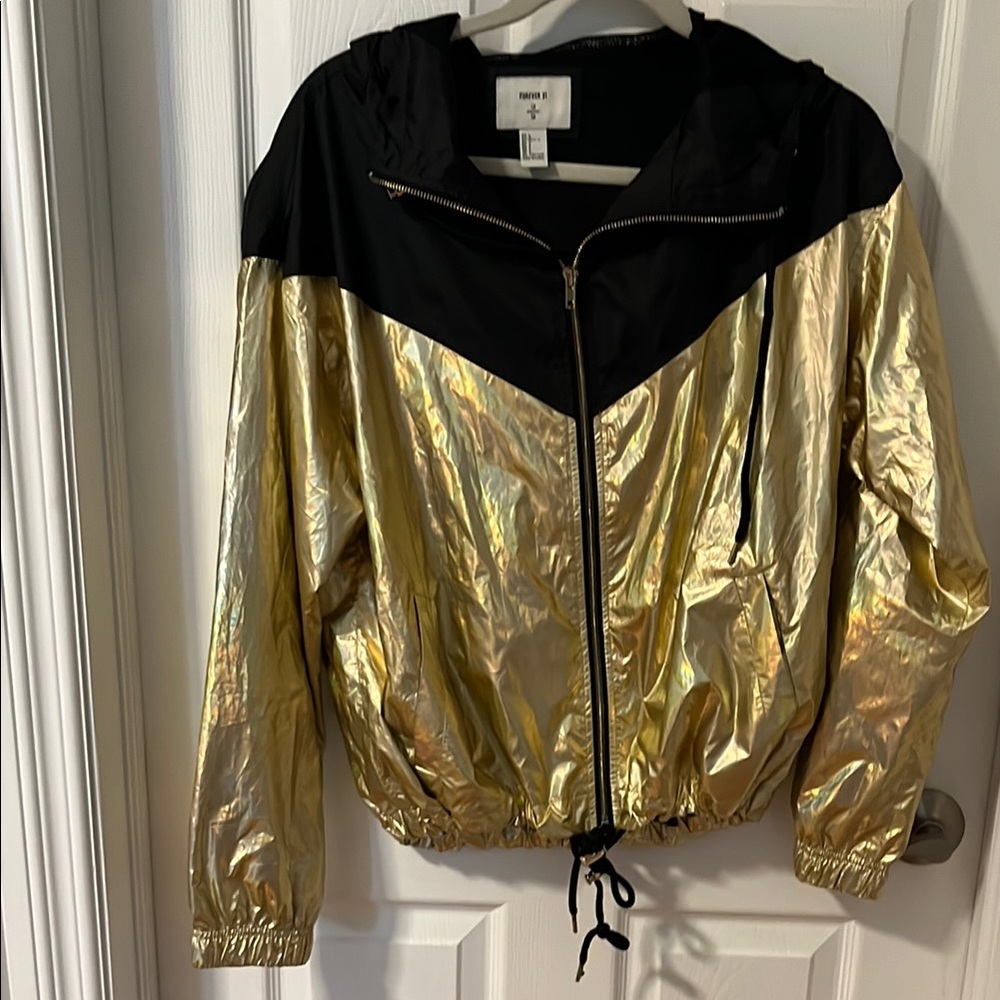 NWOT Forever 21 Gold and Black Bomber Jacket with Hood. Size L.